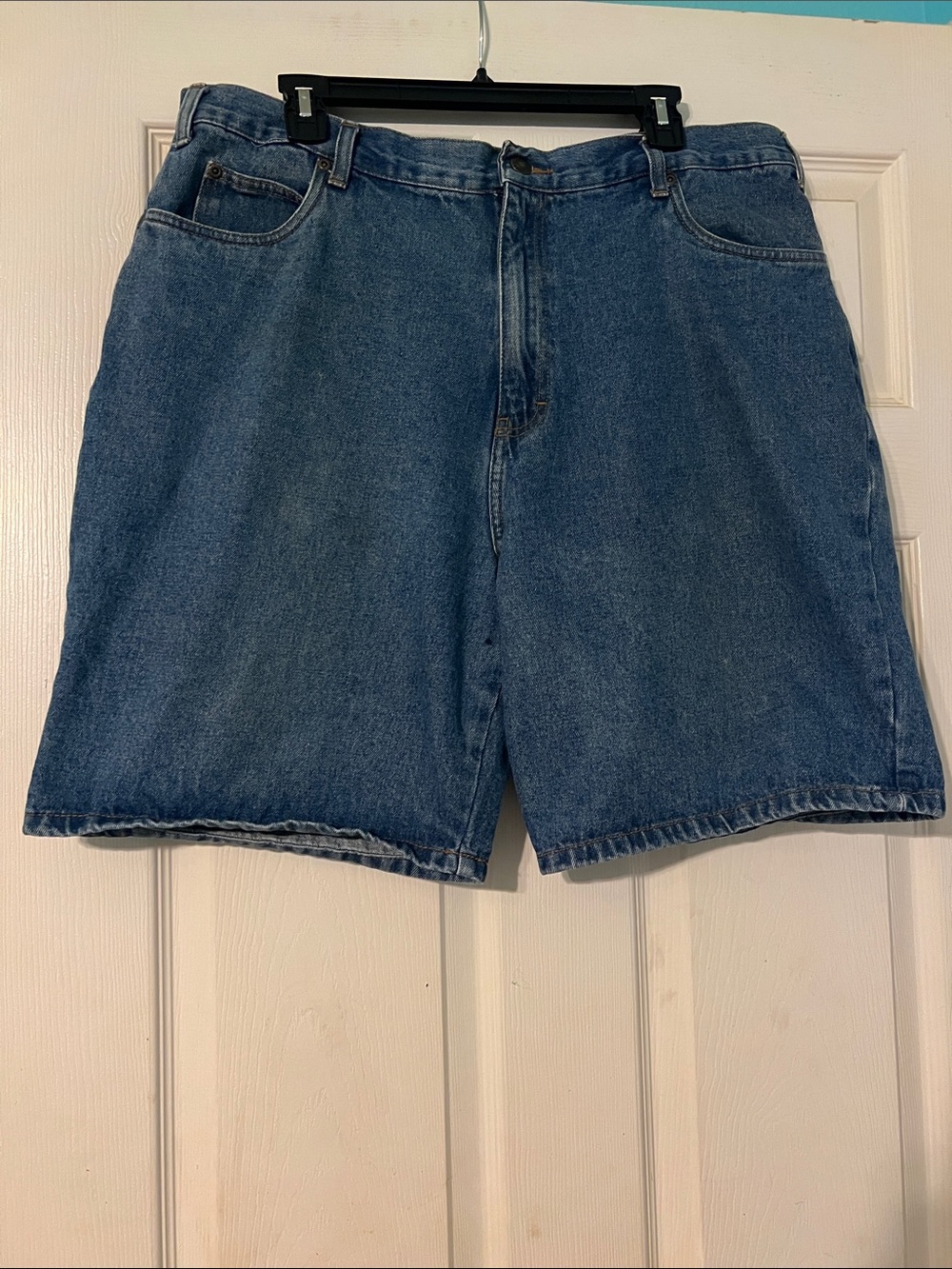 Men’s Austin Clothing Co. Blue Relaxed Fit Denim Shorts. Size 38.